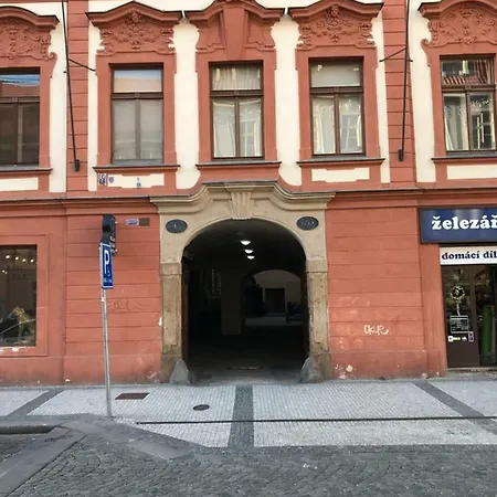 Dlouhá 25